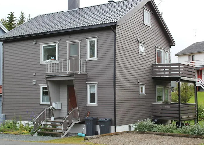 Close To City Center, 900 M, 2 Bedrooms, 1St Floor