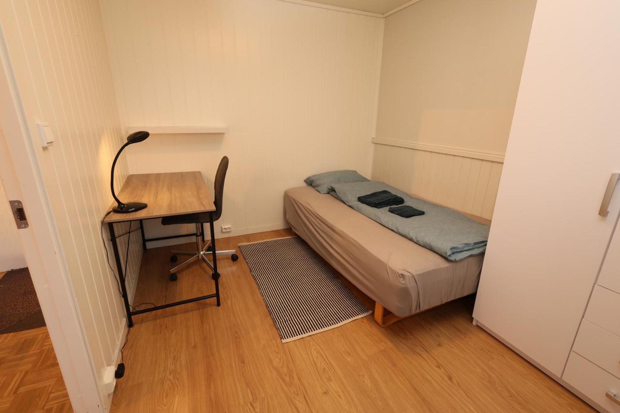 Close To Center, 900 M, 2 Bedroom, 2nd Floor Leilighet