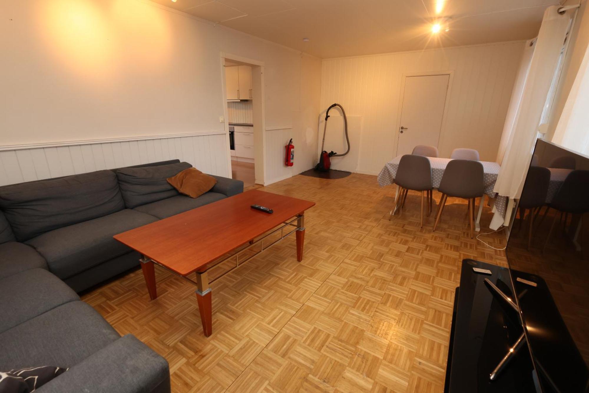 Leilighet Close To Center, 900 M, 2 Bedroom, 2nd Floor Tromsø