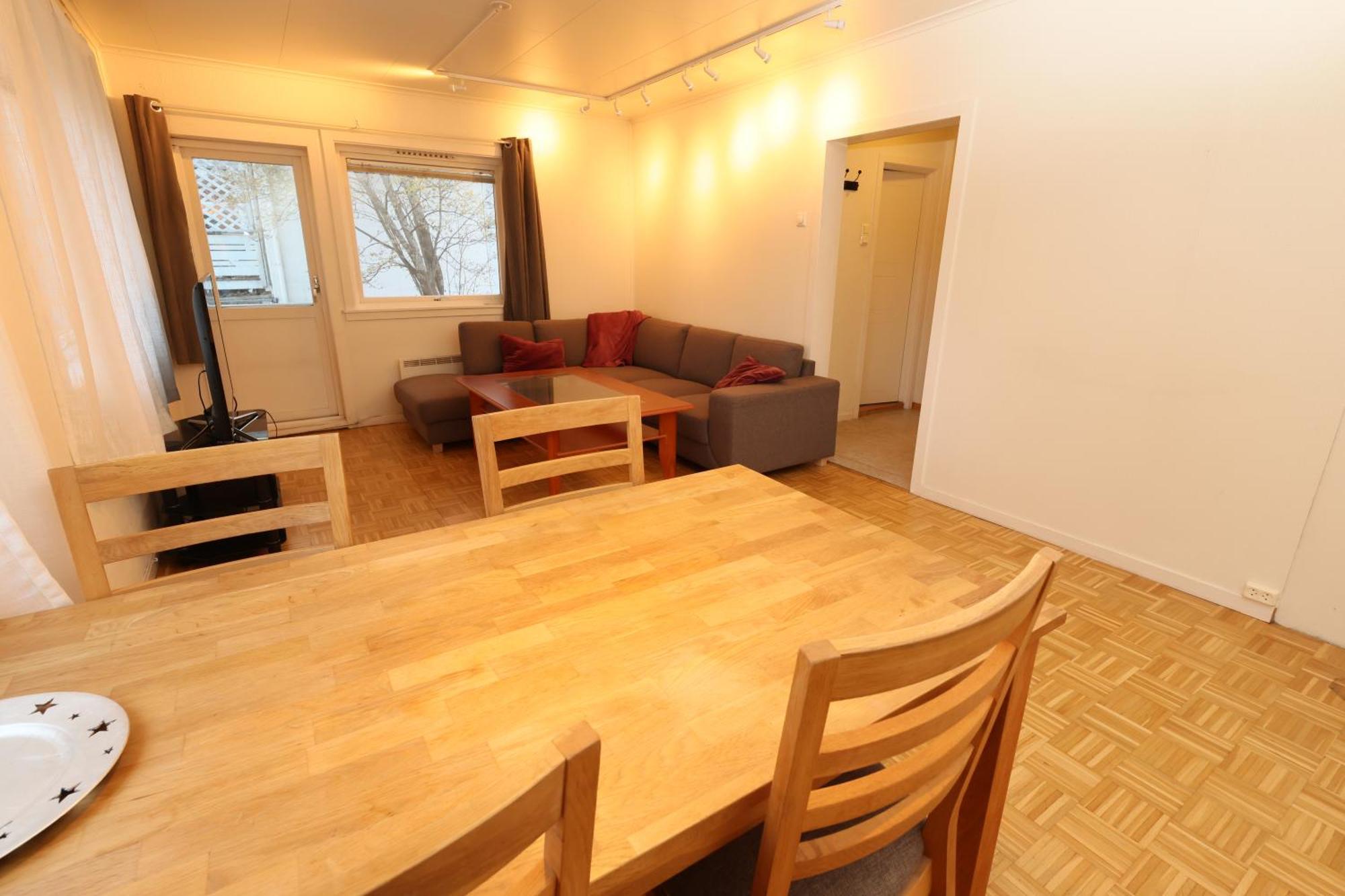 Apartment Close To Center, 900 M, 2 Bedrooms, 1st Floor *