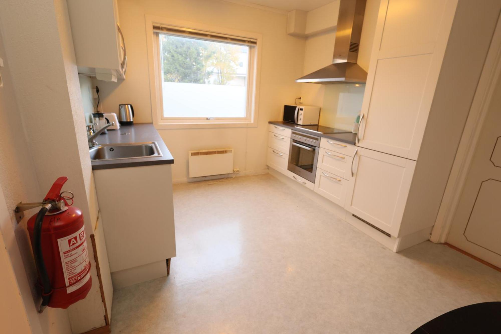 Close To Center, 900 M, 2 Bedrooms, 1st Floor Apartment *
