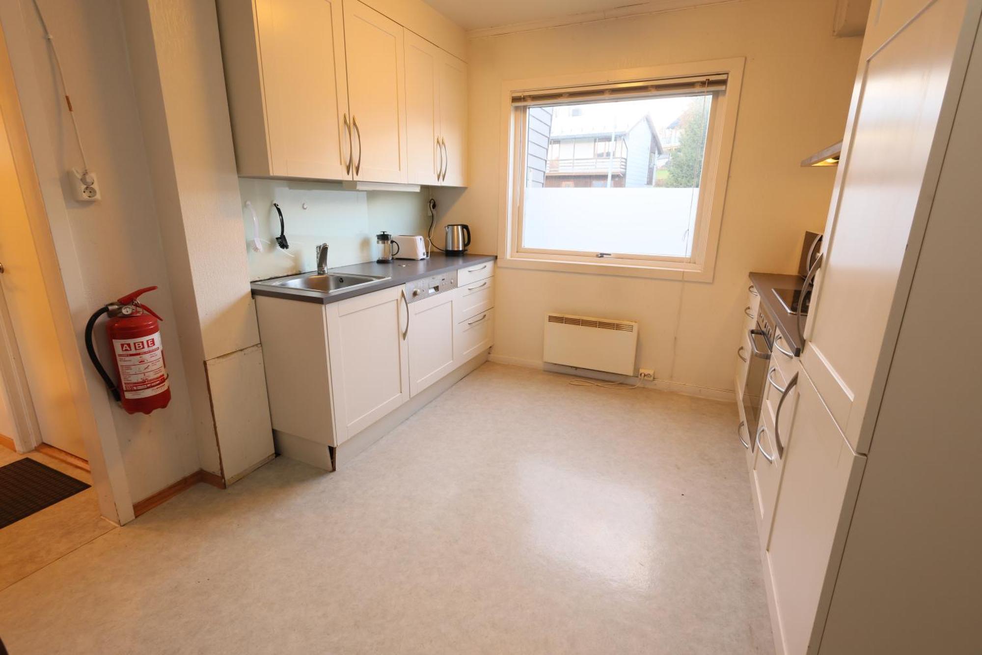 Close To Center, 900 M, 2 Bedrooms, 1st Floor Apartment *